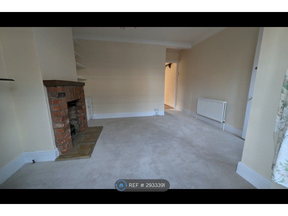 Property photo 2 of 10 Front Lounge
