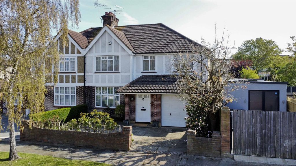 Property photo 1 of 20 Front