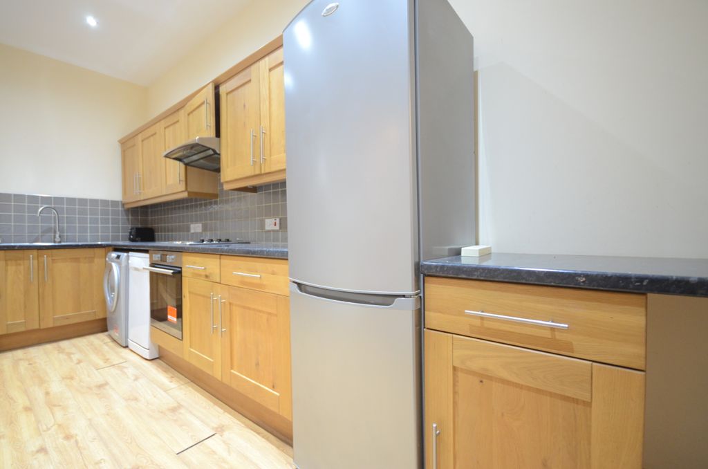 Property photo 3 of 10 9