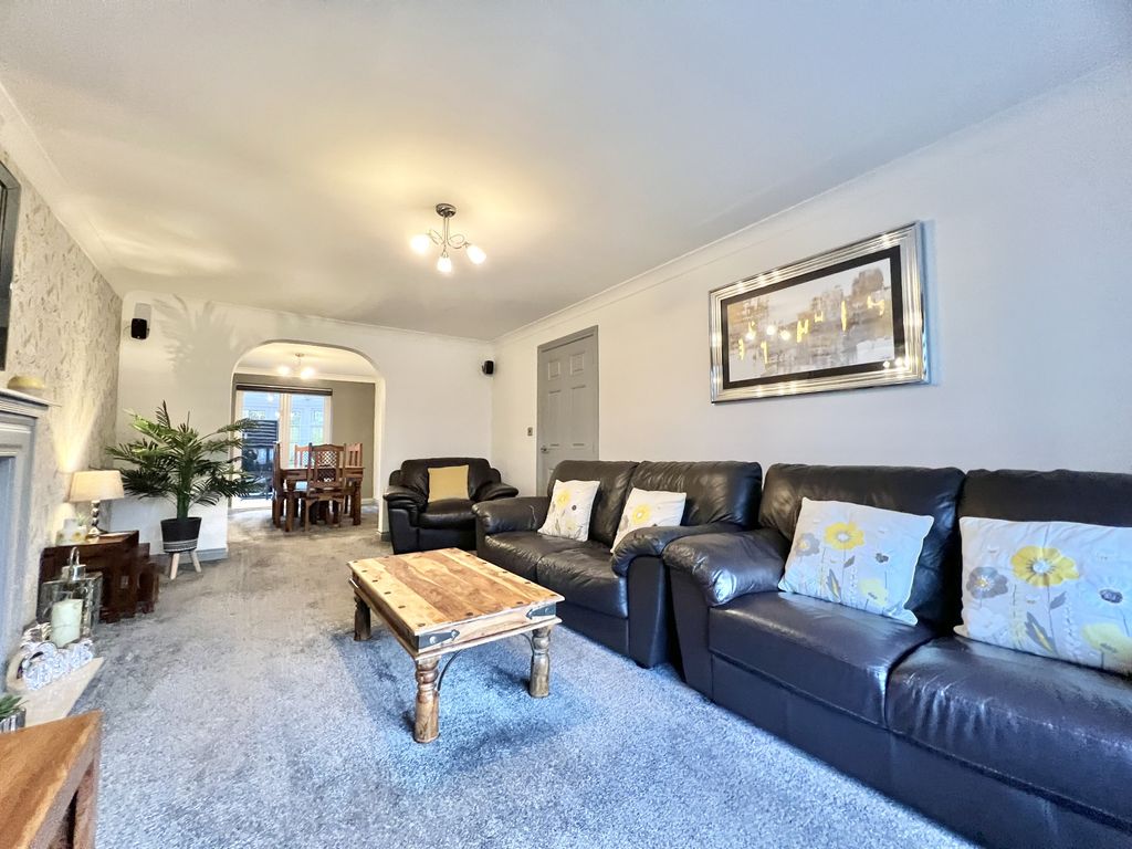 Property photo 3 of 27