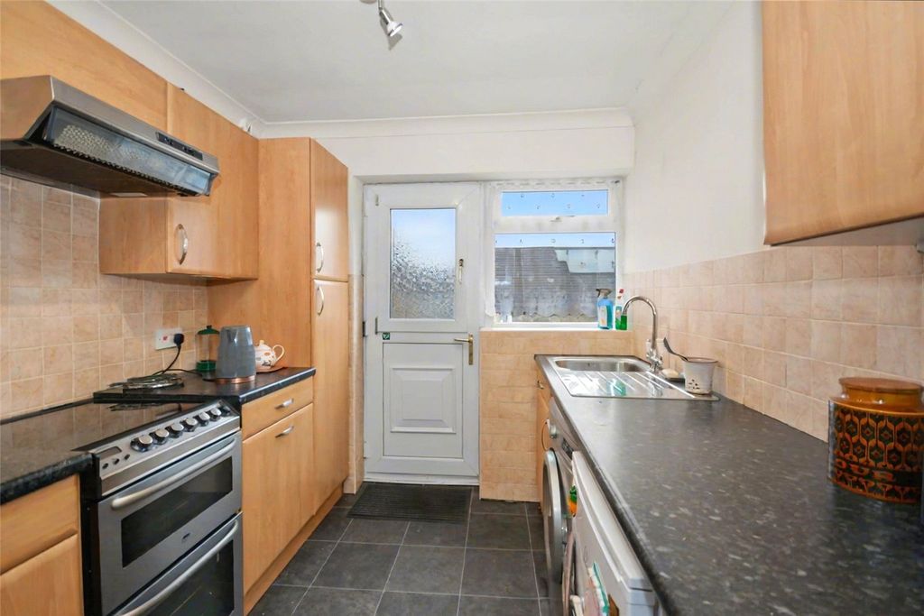 Property photo 3 of 17 Picture No. 30