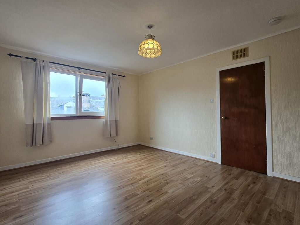 Property photo 3 of 16 Living Room