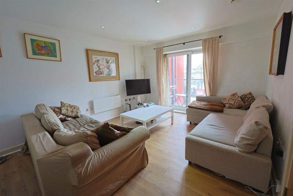 Property photo 2 of 13 3220533