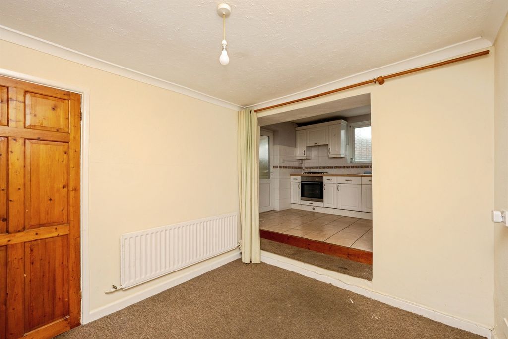 Property photo 3 of 17 Image