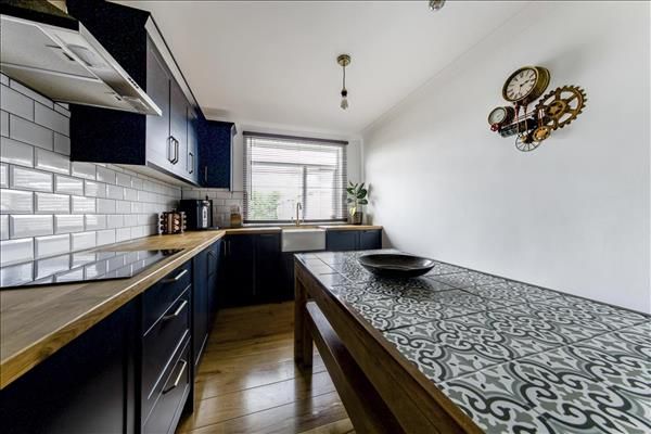 Property photo 2 of 13 Picture 2