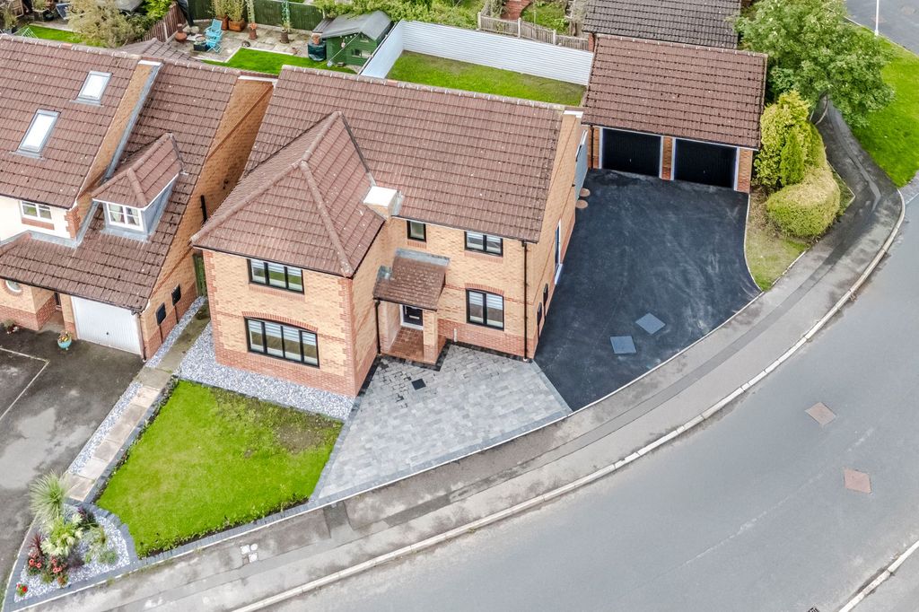 Property photo 1 of 48