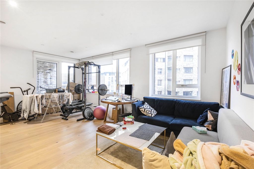 Property photo 2 of 10 Reception/Kitchen