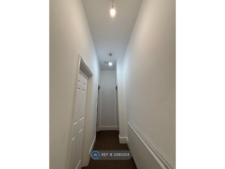 Property photo 3 of 10 Hallway