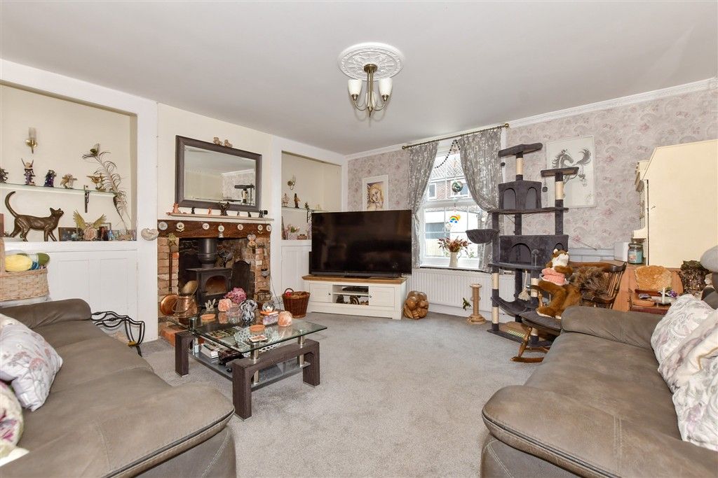 Property photo 2 of 10 Lounge