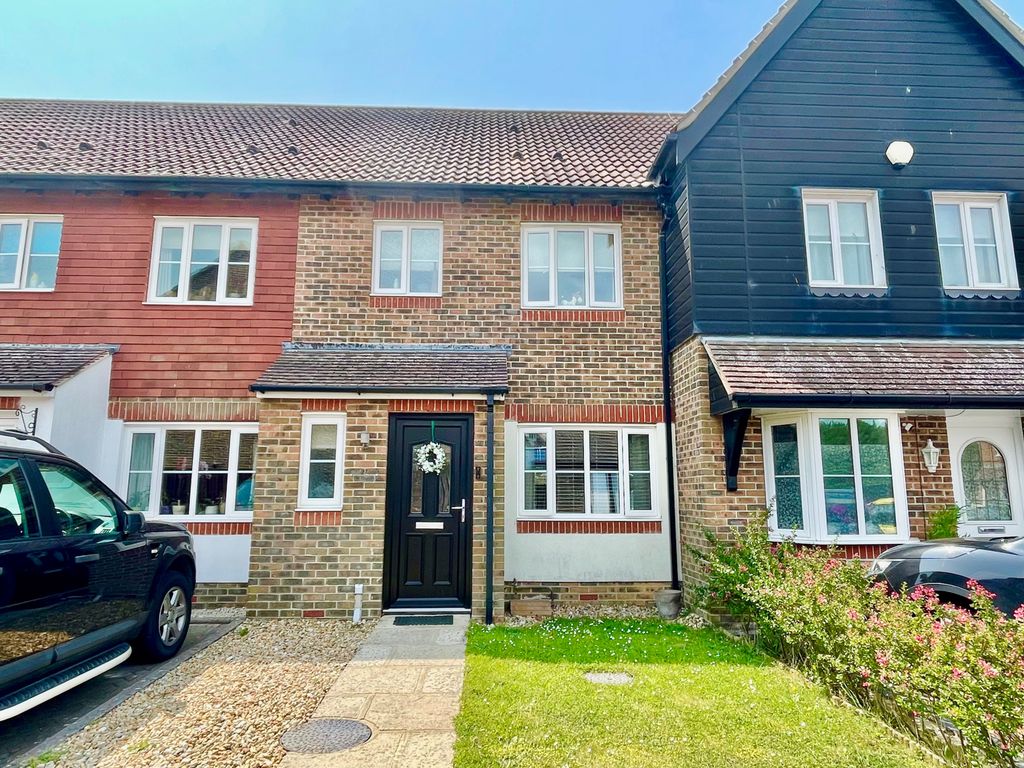 Property photo 1 of 16 27 The Poplars Front Close