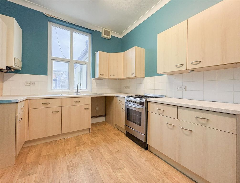 Property photo 2 of 20 Kitchen