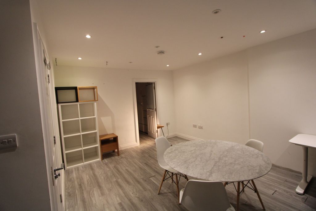 Property photo 1 of 26