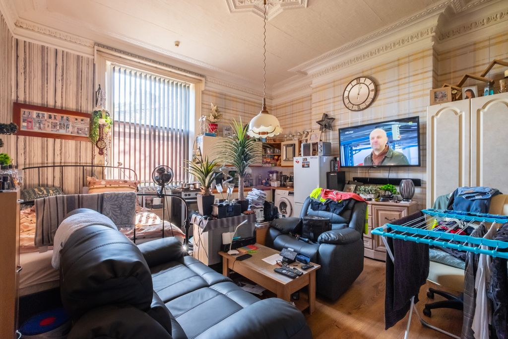 Property photo 3 of 43