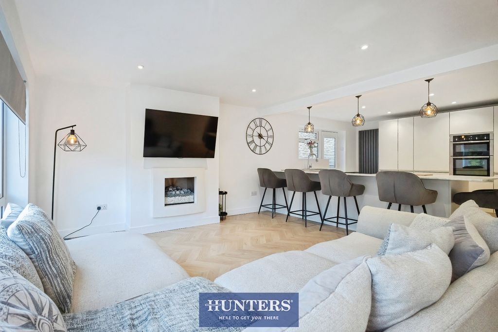 Property photo 3 of 42 Pbox-Img.Jpg