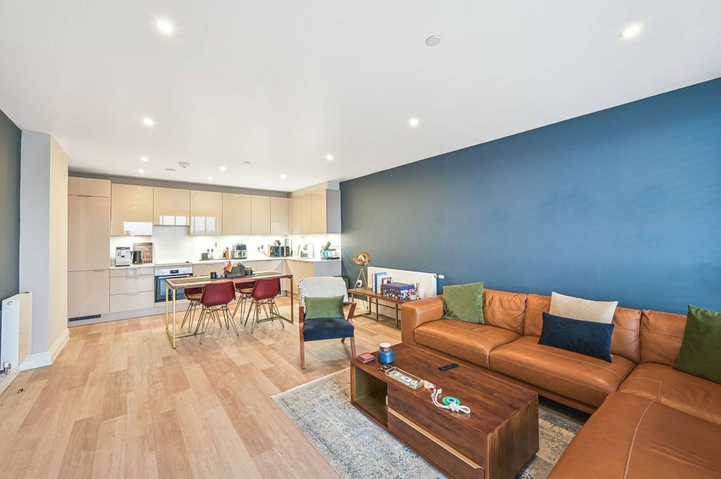 Property photo 2 of 10