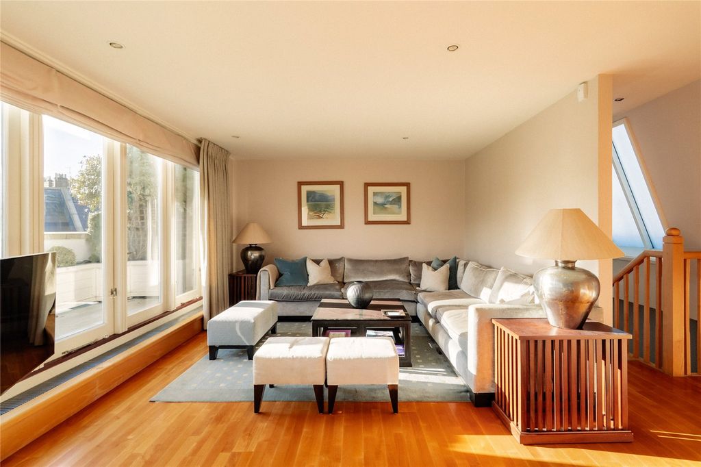 Property photo 2 of 24 Top Floor Living