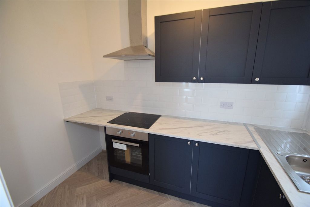 Property photo 3 of 8 Kitchen