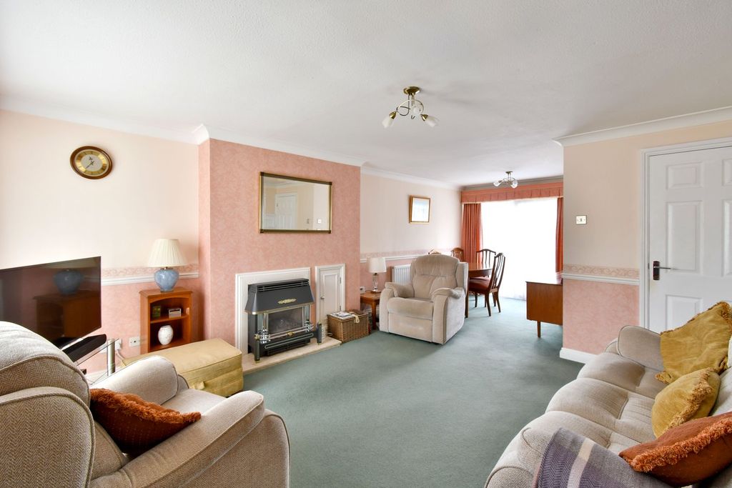Property photo 3 of 16