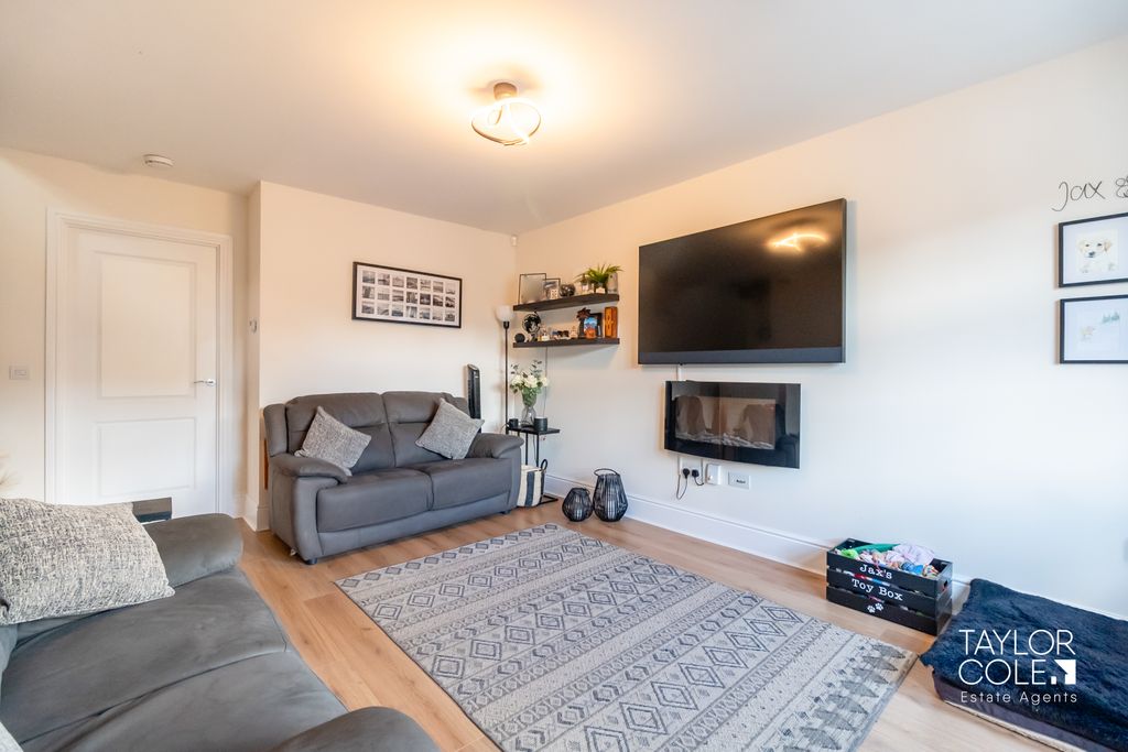 Property photo 2 of 21