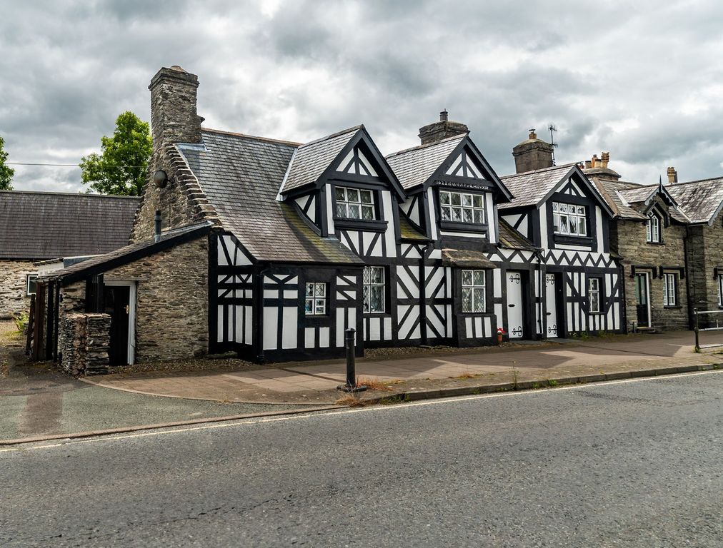 Property photo 1 of 35