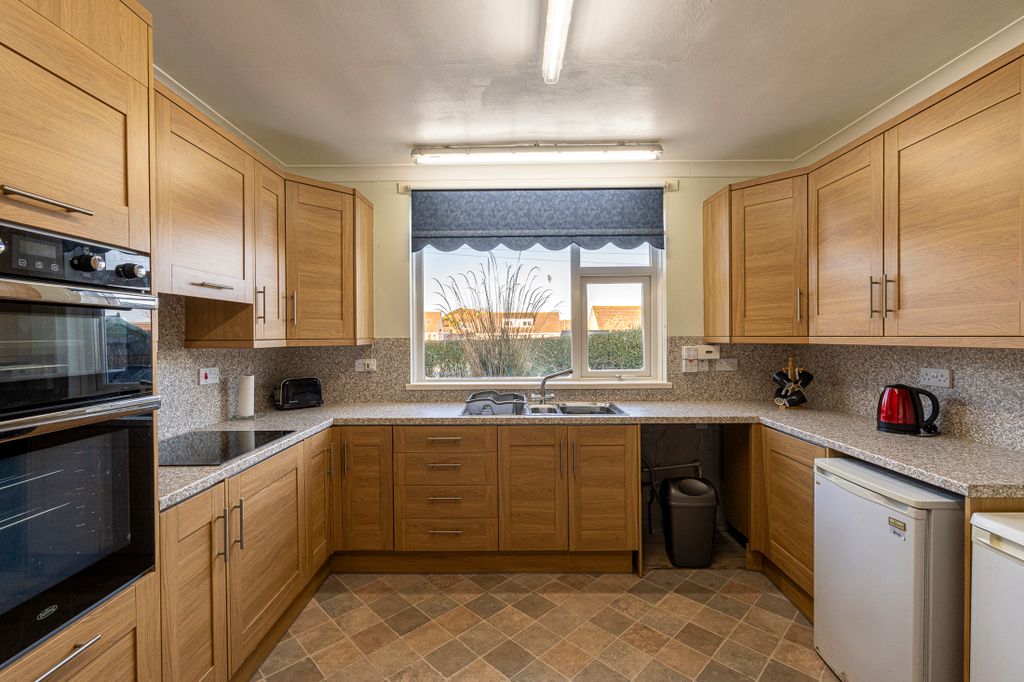 Property photo 3 of 29