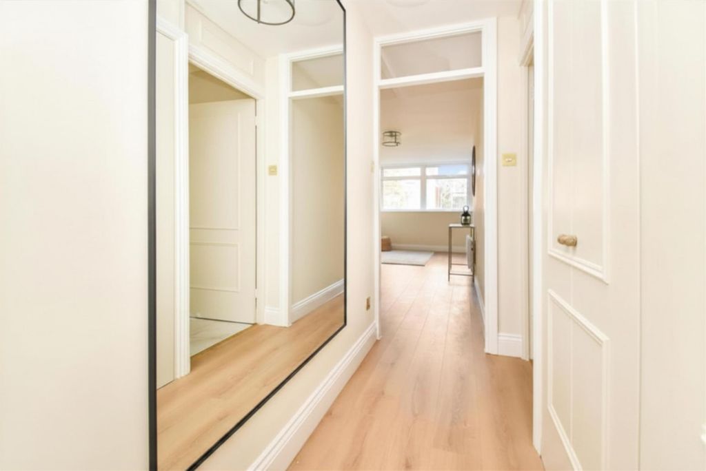 Property photo 3 of 9 Hallway