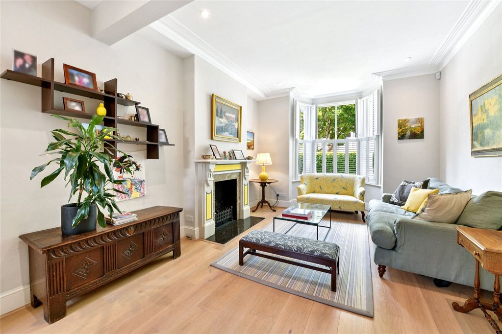 Property photo 1 of 13 Living Room