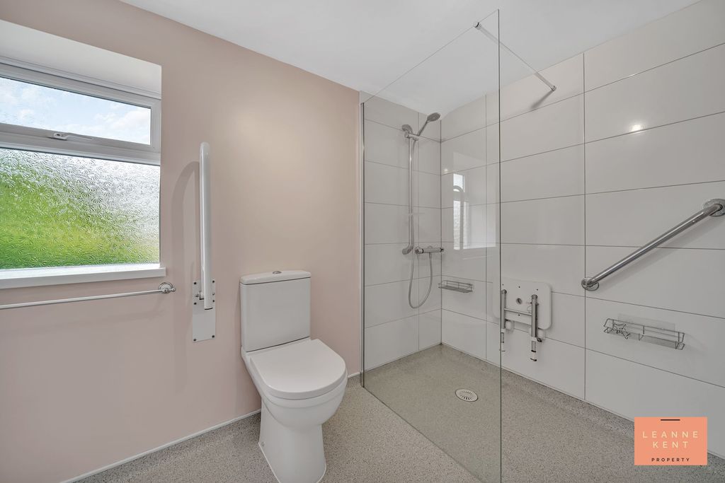 Property photo 3 of 32