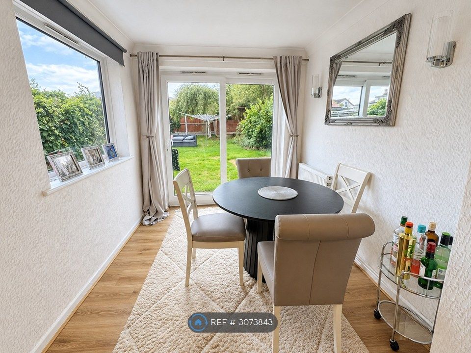 Property photo 3 of 14 Dining Room