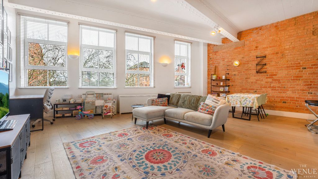 Property photo 1 of 15 4880921