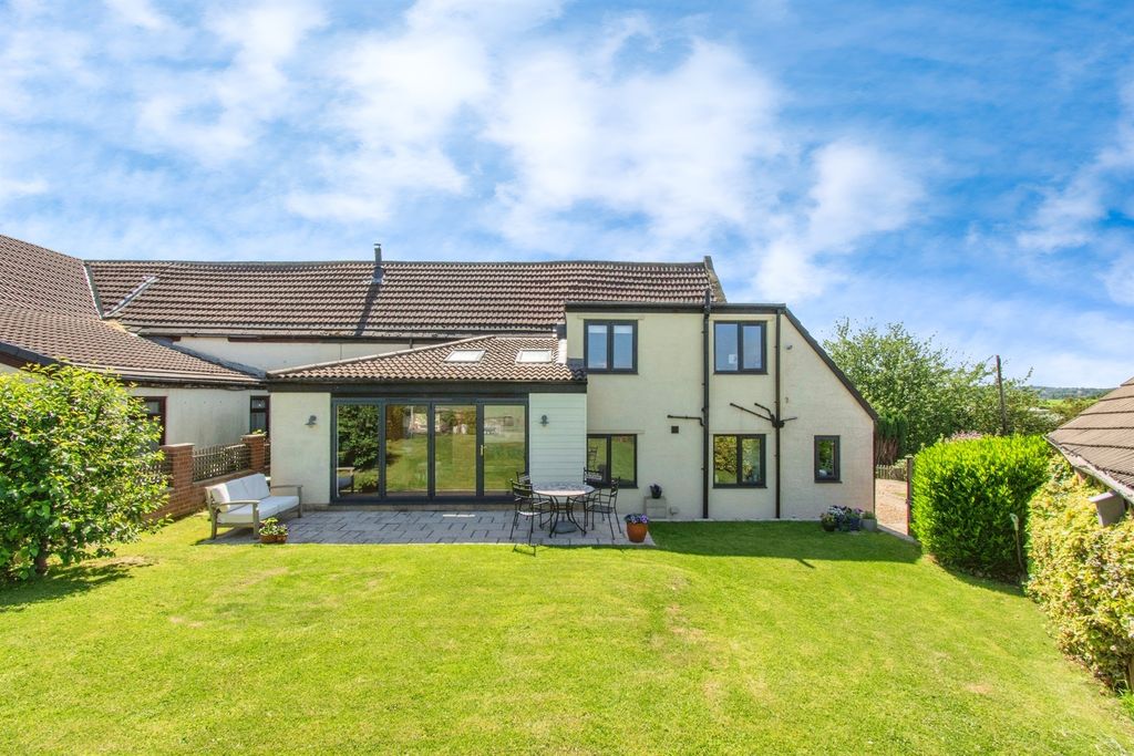 Property photo 3 of 32