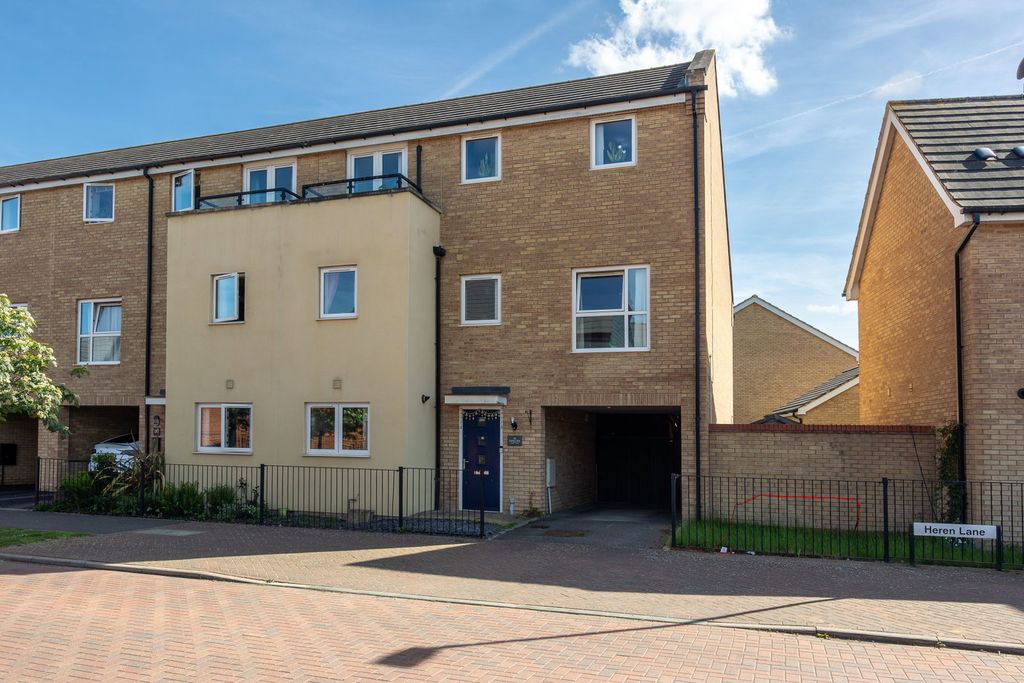 Property photo 1 of 41
