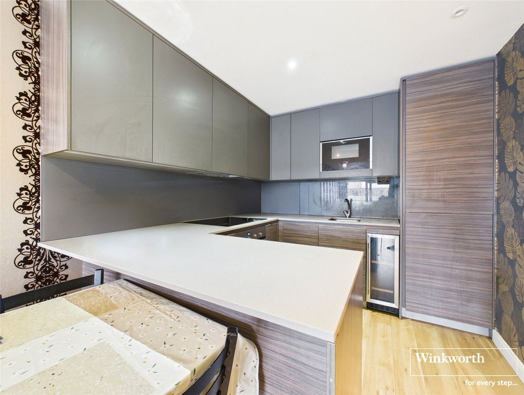 Property photo 2 of 15 Picture No. 18