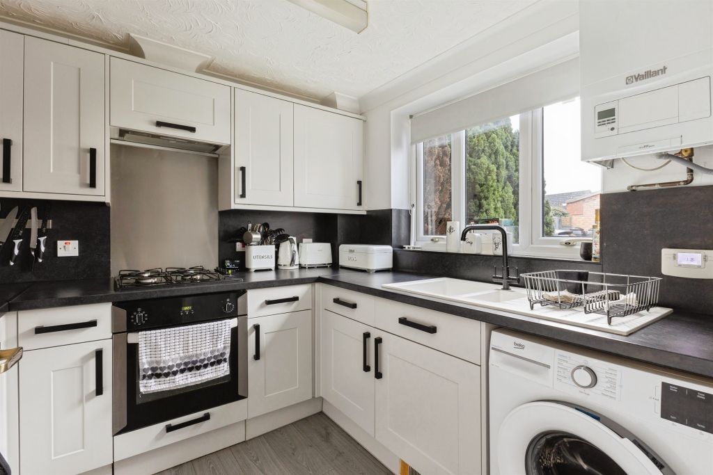 Property photo 2 of 21