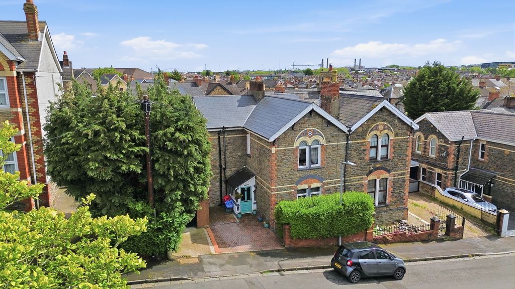Property photo 1 of 22