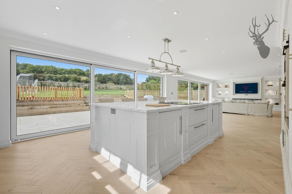 Property photo 2 of 49