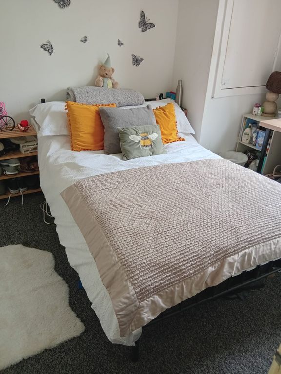 Property photo 1 of 8 Double Bed 