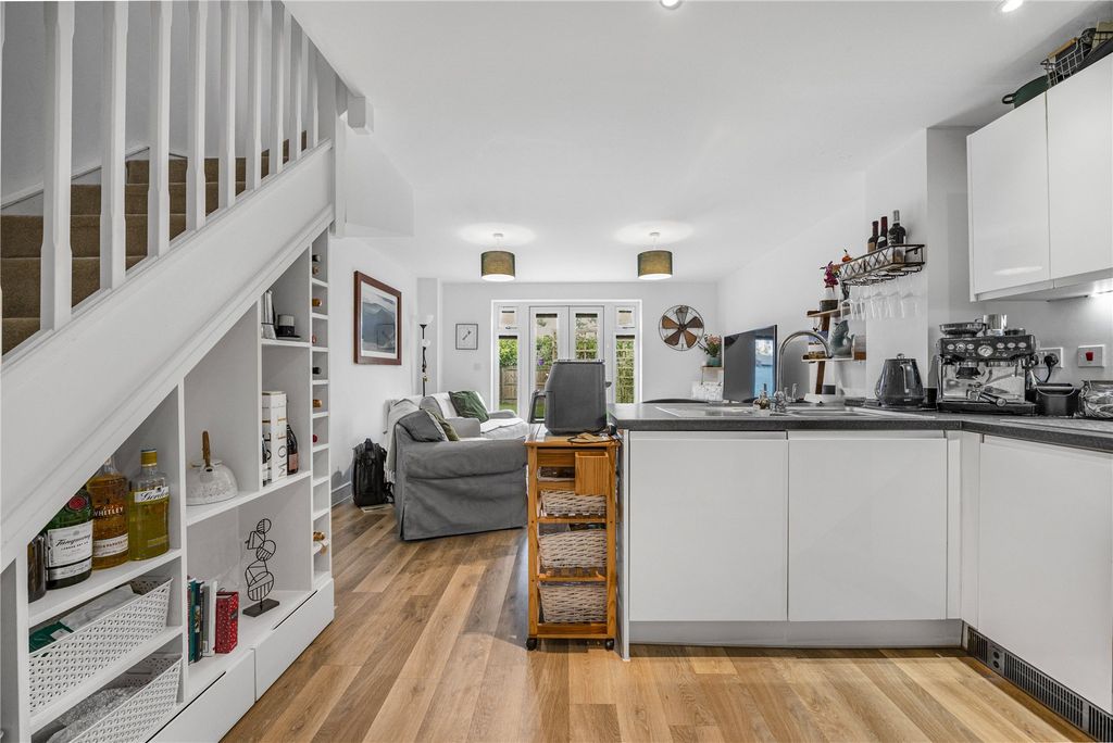 Property photo 3 of 27 Picture No. 11