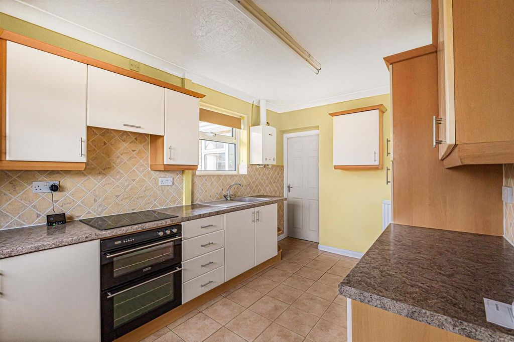 Property photo 3 of 30 32_67402.Jpg