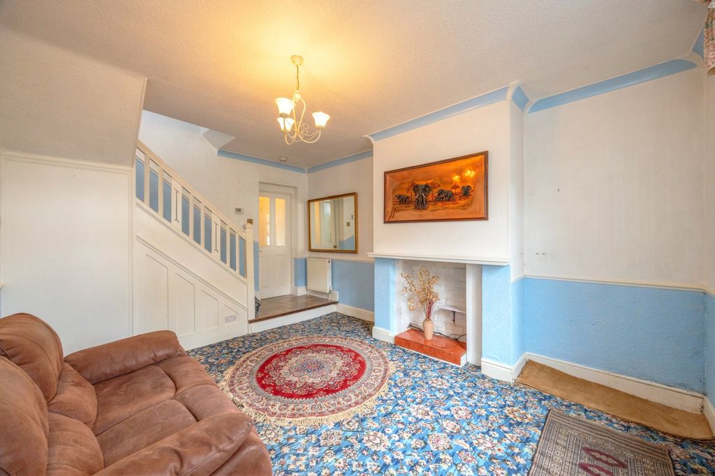 Property photo 3 of 17