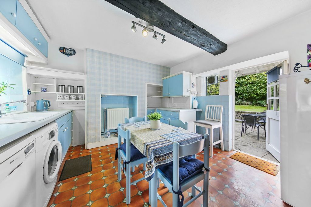 Property photo 3 of 25