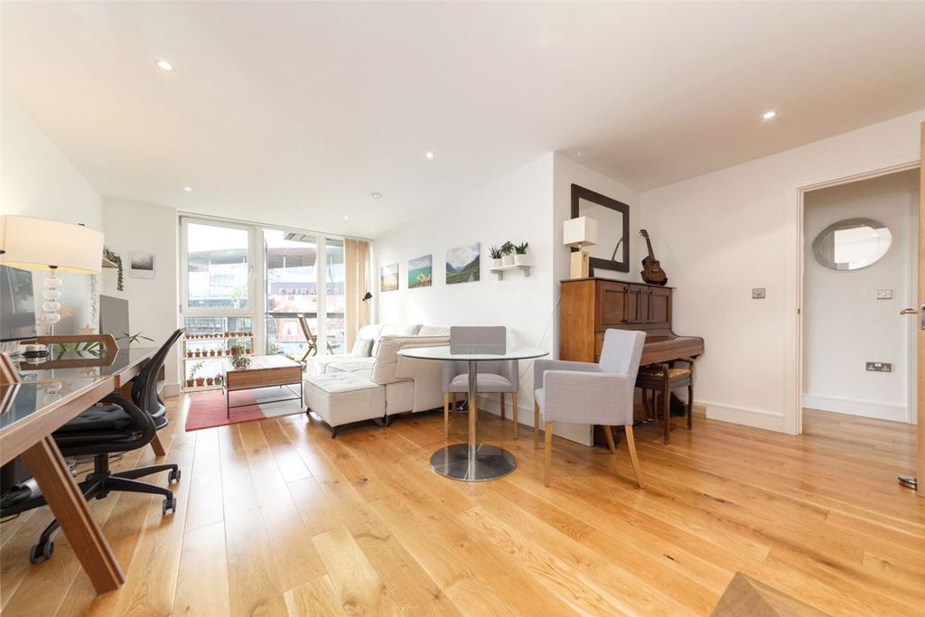 Property photo 3 of 6