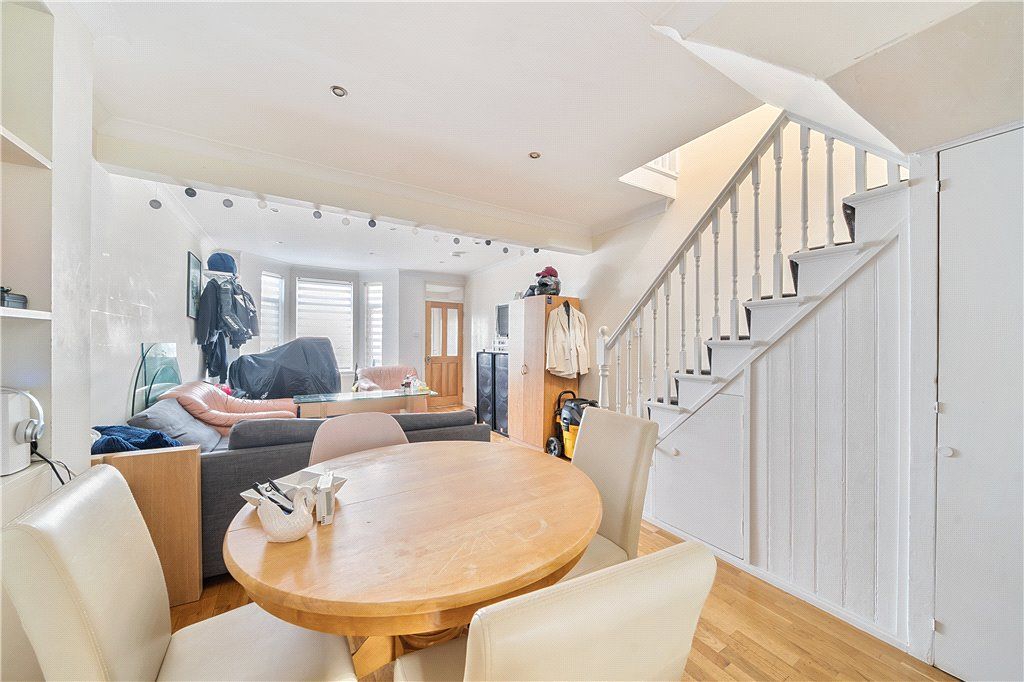 Property photo 2 of 17 Picture No. 16