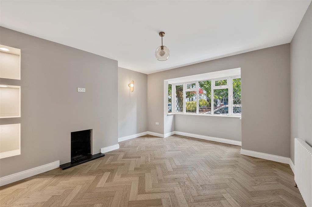 Property photo 2 of 18 Albert Grove-6.Jpg