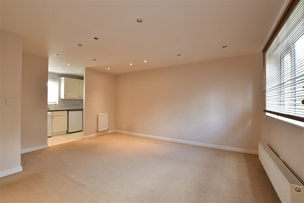 Property photo 2 of 12 Lounge/Dining Room