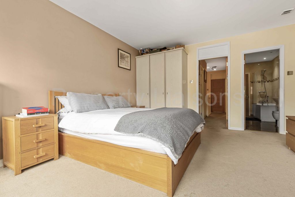 Property photo 2 of 16 Photo 5
