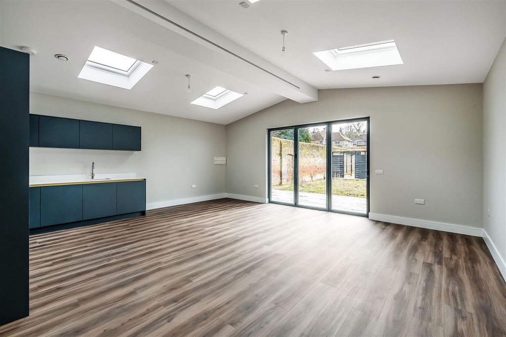 Property photo 1 of 9 4-Givons-House-1.Jpg
