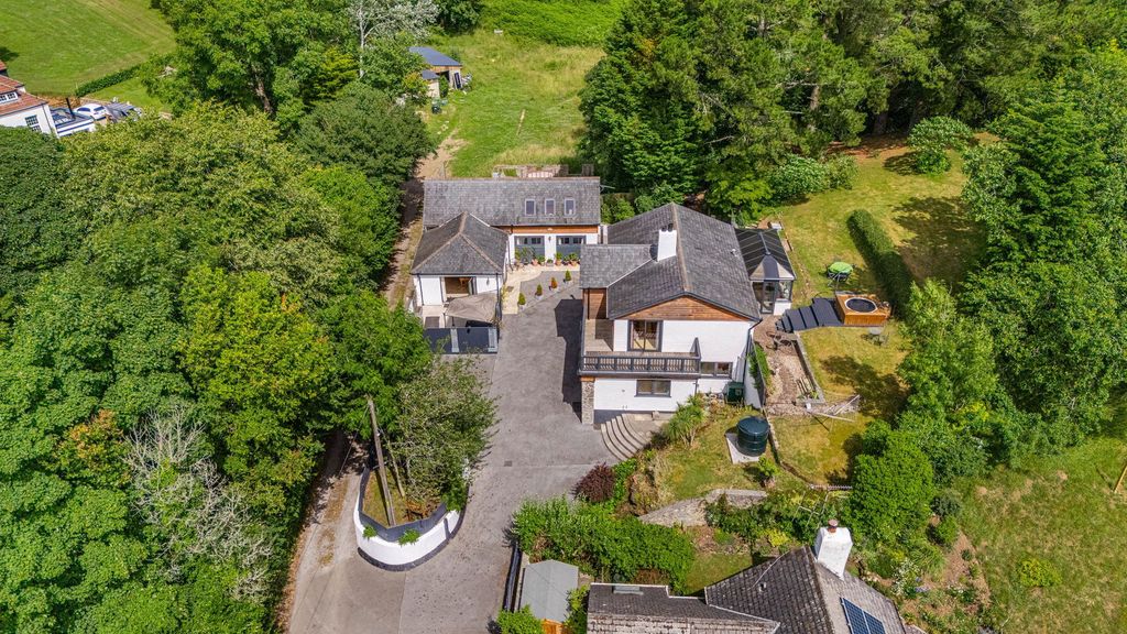 Property photo 1 of 52