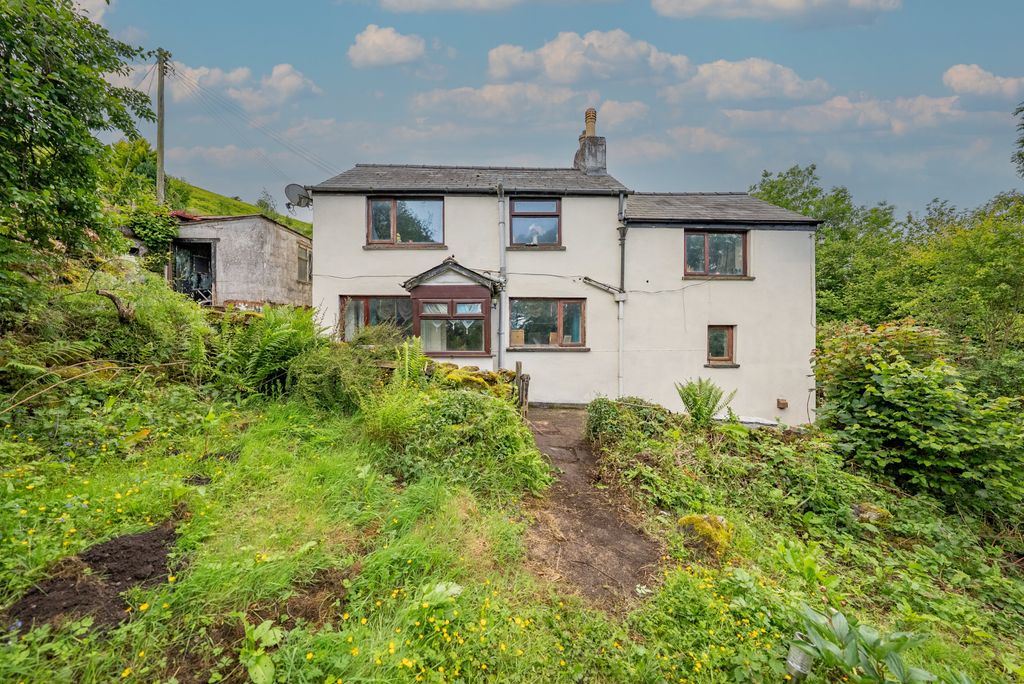Property photo 2 of 45