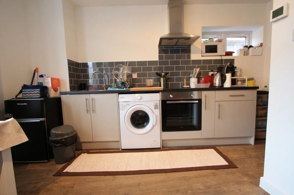 Property photo 1 of 4